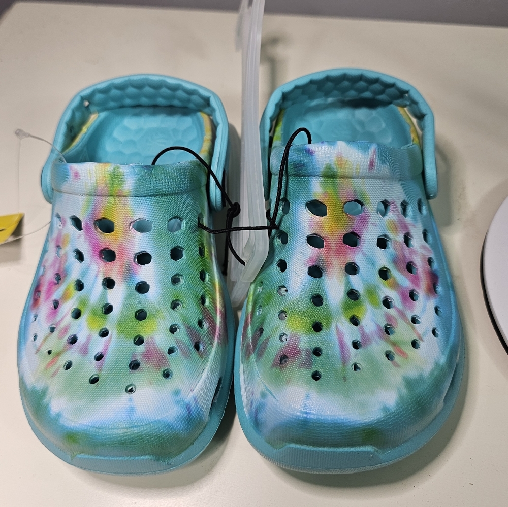 NWT JOYBEES Kids active clog. TIE-DYE. Size 8/9